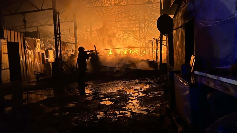 Изгоря ферма със стотици животни край Велико Търново. Пожарът е