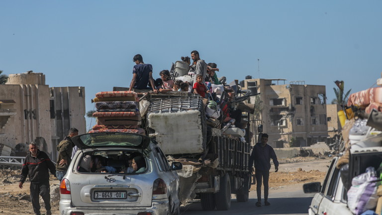 Принудителното разселване е от град Рафах в Газа, съобщава Ройтерс.
По