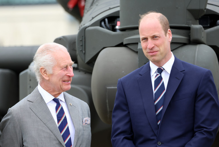 Уилям и Чарлз се разграничават и във връзка с налозите