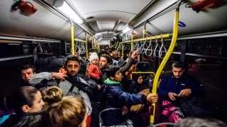 Турските власти заловиха стотици мигранти на път към гръцкия остров Лесбос