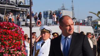 Радев иска силни Военноморски сили и нови изтребители