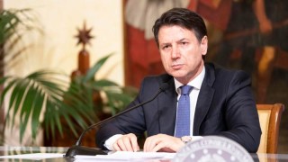 Италианският премиер Джузепе Конте обяви в понеделник че страната му