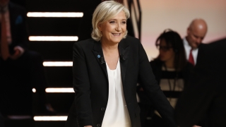 Марин льо Пен печели популярност дни преди вота във Франция 