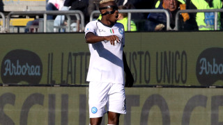 Нападателят на Наполи Виктор Осимен вероятно ще продължи кариерата си