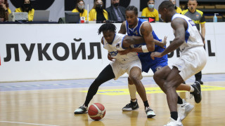 Трудните мачове за Левски Лукойл продължиха и в 23 кръг