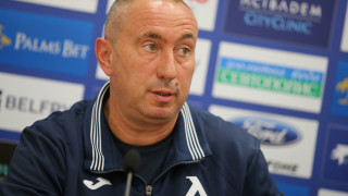 Новият старши треньор на Левски Станимир Стоилов изведе Левски за