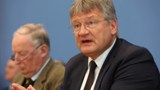 Председателят на крайнодясната партия Алтернатива за Германия Йорг Мойтен обяви