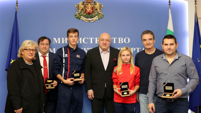 Министър Кралев награди отличилите се фехтовачи през 2019 г.
