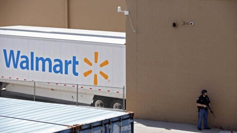 Заради войната с Amazon: Walmart увеличава роботизираните си складове