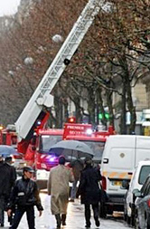 Експлозия в бивш офис на Саркози 