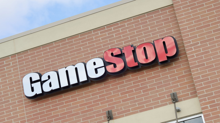 Какво правиха "умните пари" насред GameStop драмата?
