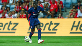 ПСЖ и Барселона проявяват сериозен интерес към защитника на Лион