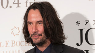 Киани Рийвс определено не е човек на звездния блясък и