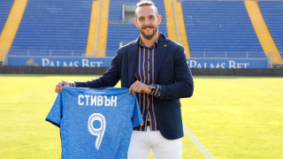 Левски с нов централен нападател, "сините" подписаха със Стивън Петков