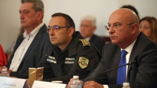 Към 13 00 часа днес служителите на реда са реагирали на