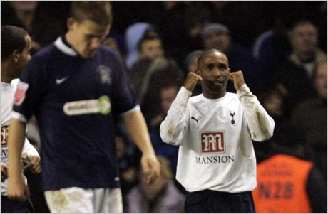 Мартин Йол: Джърмейн Дефоу не е за продан