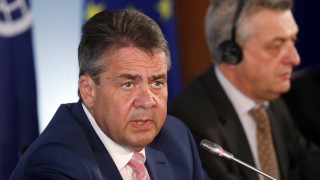 Тръмп иска "промяна на режима" в Германия, обяви Зигмар Габриел