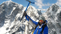 Защо алпинистите, които изкачват Еверест, ще трябва да свалят минимум 2 кг боклук от планината