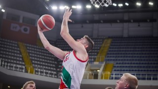 Националният отбор по баскетбол за младежи до 20 годишна възраст изтегли