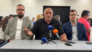 Народният представител и лидер на ГЕРБ Бойко Борисов дава 100