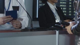 Майка изведе детето си извън България без съгласието на бащата