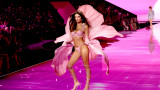Емили Ратайковски - за първи път като "ангел" на Victoria's Secret