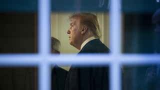 Доналд Тръмп разкритикува губернатор на американски щат и съюзник от