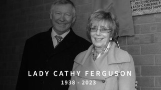 Съпругата на легендарния треньор Алекс Фъргюсън Кати е починала