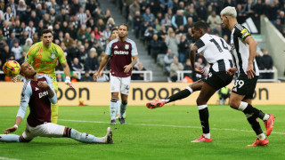 Нюкасъл постигна класическа победа над Астън Вила на своя Сейнт