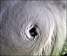 Ураганът „Лоренцо” удари мексиканското крайбрежие 