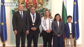 Посланикът на Република Кипър в България Ставрос Августидис бе удостоен