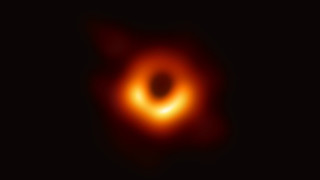 Това е изображението получено от Event Horizon Telescope ЕНТ
