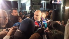 Скандирания "Бойко!" обгърнаха Борисов, той вече се страхува за живота си