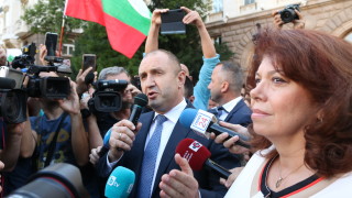 Възмутен от управлението, Радев излезе на протеста