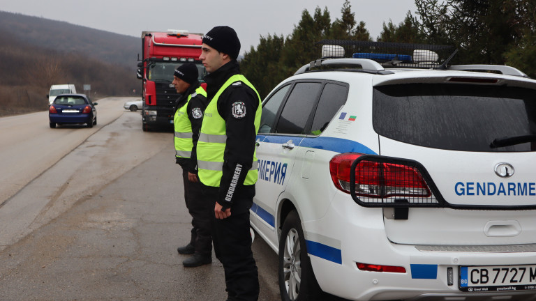 Задържаха мъж заради открити наркотици в дома му във Велико Търново