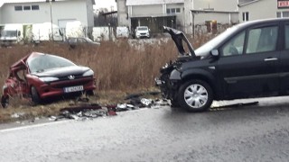 Катастрофа заради мокър път край Банско прати двама в болница