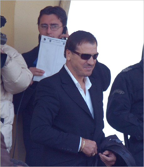 Димитър Христолов се връща на трибуните, чака Гергов