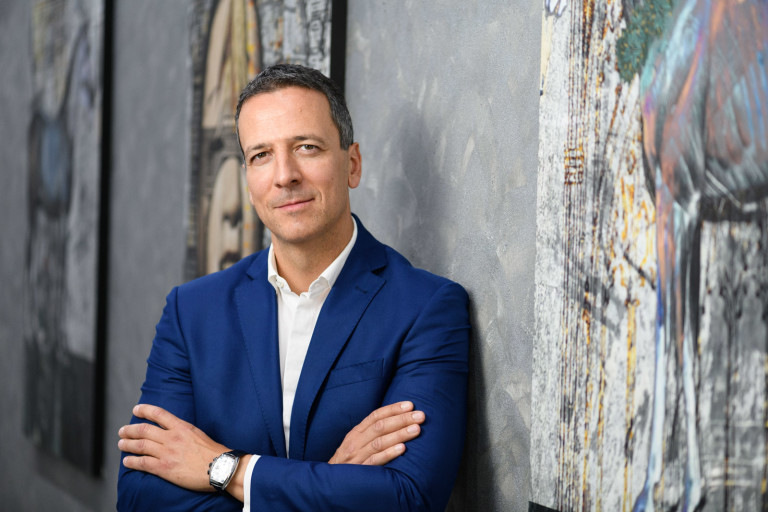 Адв. Павел Велчев