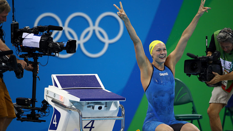 Сара Шьострьом с пореден рекорд в плуването
