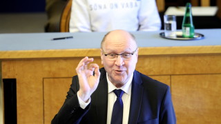 Вътрешният министър на Естония оцеля при вот на доверие внесен