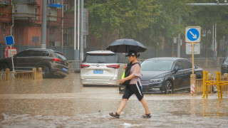 Наводнения и свлачище причинени от тропическата буря Яги взеха седем