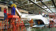 Ново ръководство и страх от съкращения в държавния авиозавод, който трябва да ремонтира F-16