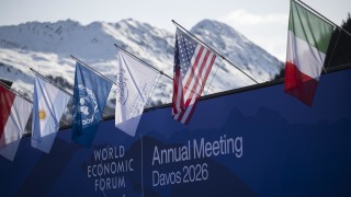 Докато европейските лидери се надпреварват в Давос да убедят Доналд