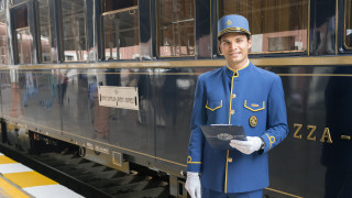 Има влакове със стъклени покриви двуетажни влакове амбициозни високоскоростни влакове