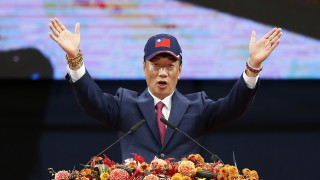Милиардерът и основател на Foxconn Тери Гоу обяви че ще
