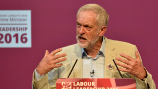 "Заковаха" лидера на лейбъристите Корбин как манипулира общественото мнение