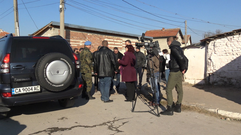 Протестиращите жители на пловдивското село Войводиново временно прекратяват демонстрациите си,