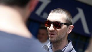 Председателят на Тръст Синя България Даниел Стрезов говори пред медиите