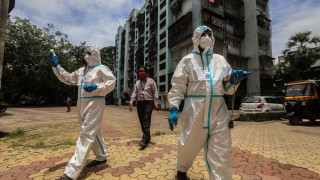 Южнокорейски епидемиолози са установили че хората е по вероятно да се