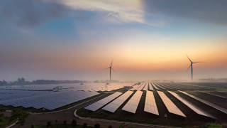 Възобновяемите енергийни източници ВЕИ като вятъра и слънцето изпреварват изкопаемите